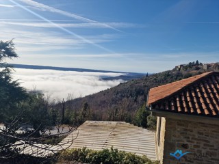 Casa indipendente in pietra a Grisignana