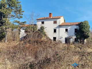 Casa in pietra istriana con ampio terreno a Portole