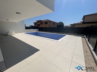 Confortevole appartamento con 3 camere da letto e piscina a Cittanova (S1)