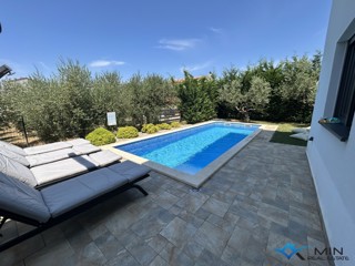Appartamento splendidamente arredato con piscina a Cittanova