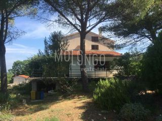 Casa Trgetari, Raša, 1.032m2
