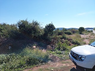 Tribunj, terreno edificabile con vista mare