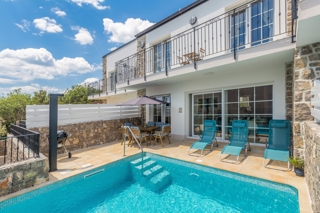 KRK - Villa con piscina e vista mare