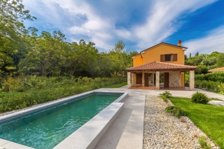 ISOLA DI KRK, vicino a Dobrinje - Casa con piscina e bellissimo giardino paesaggistico