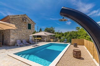 Casa Rasopasno, Dobrinj, 1m2