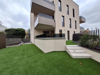 MAKSIMIR, Jordanovac - Appartamento premium con tre camere da letto al piano terra con giardino privato e garage