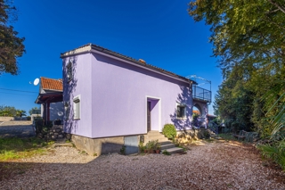 ISOLA DI KRK - Casa bifamiliare con due appartamenti