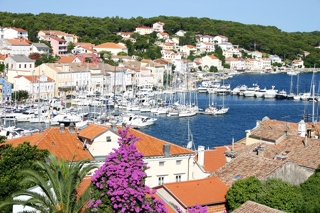 MALI LOŠINJ - vecchia villa con 6 appartamenti a 100 metri dal mare