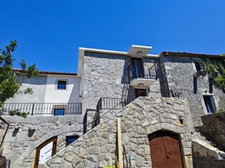 KRK – autentica casa a schiera in pietra con 2 appartamenti