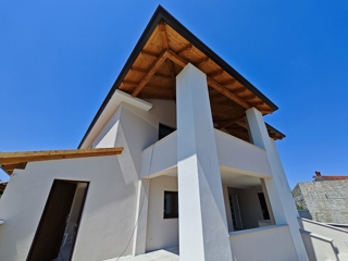 ISOLA DI KRK - Villa con piscina in una posizione tranquilla con vista sul mare
