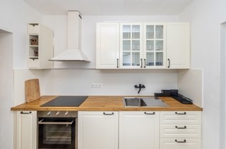 ISOLA DI KRK, BAŠKA - Appartamento con due camere da letto recentemente ristrutturato e terrazza