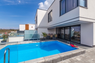 MALINSKA - Moderna casa bifamiliare con piscina e garage