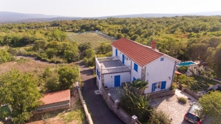 ISOLA DI KRK, entroterra dell'isola - Casa indipendente in pietra con piscina
