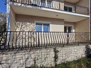 RIJEKA, SUŠAČKA DRAGA - Spazioso appartamento al piano terra con due posti auto