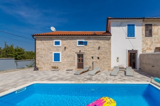 ISOLA DI KRK, dintorni di DOBRINJA - Casa bifamiliare in pietra con piscina