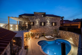 Isola di Krk - Lussuosa villa in pietra con piscina