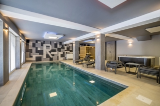 ČIŽIĆI – Lussuosa villa con appartamenti, centro benessere e piscina sul mare