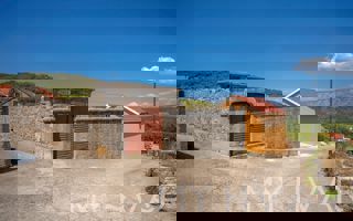 Tenuta tradizionale con cortile a Dol