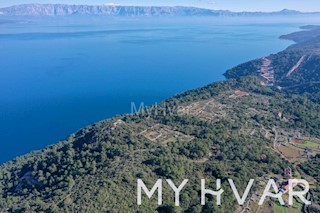 Terreno edificabile con casa in pietra a Zagradaće