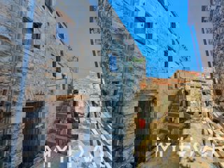 Casa nascosta a Svirče