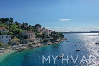 Terreno edificabile con progetto nella città di Hvar