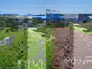 Terreno edificabile attraente a Sućuraj