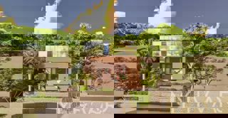 Terreno esclusivo con progetto di villa a Jelsa