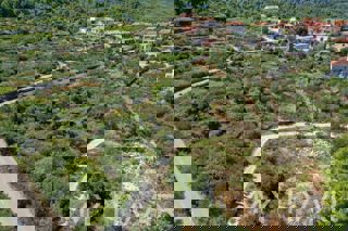 Terreno edificabile all’ingresso di Vrisnik