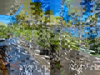 Appartamento tranquillo con vista mare a Vitarnja