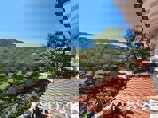 Due appartamenti al primo piano a Jelsa