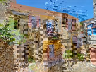 Casa in pietra con ponte a Vrbanj