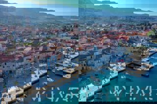 Rifugio in pietra nel centro storico di Jelsa