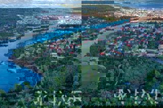 Terreno edificabile nel porto di Stari Grad