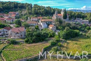 Costruzione + terreno agricolo a Svirče