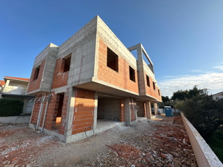 Vodice - NUOVA COSTRUZIONE appartamento S3 con giardino, a 150 m dal mare