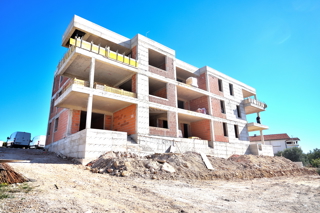 Vodice - Appartamento con tre camere da letto, vista panoramica sul mare, nuova costruzione