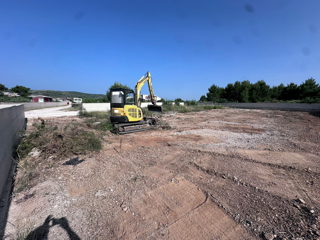 Vodice – terreno 879 m² con permesso per casa con piscina