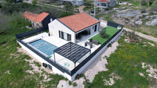 Danilo, Biranj - Splendida villa con piscina