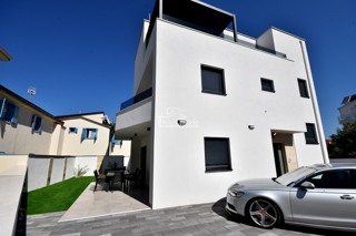 Vodice, Srima - **NUOVA COSTRUZIONE** Casa S2 a 250 m dalla spiaggia