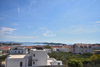 Appartamento S9 a Vodice – Nuova costruzione, 2° piano, vista mare, 77,8 m², posizione tranquilla