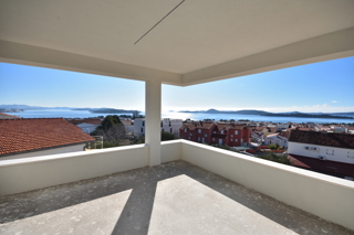 Vodice - Appartamento confortevole S5 con tre camere da letto, vista mare, primo piano
