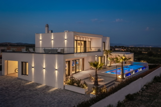 Vodice - moderna villa con piscina, vista mare