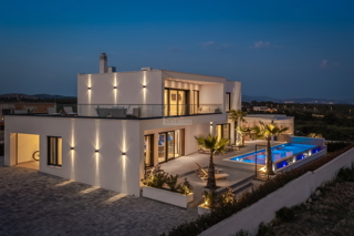 Vodice - moderna villa con piscina, vista mare