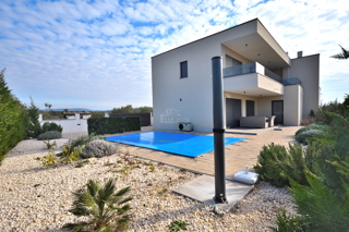 Šibenik, Bogdanovići - duplex con piscina