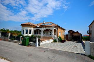 Vodice - Casa con vista mare