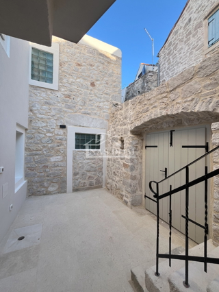 Casa in pietra Murter / Betina