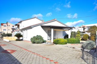 Vodice - casa familiare a un piano terra