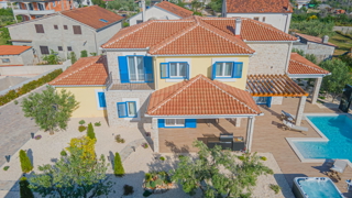 Bellissima villa in pietra a Zaton, vicino a Sebenico