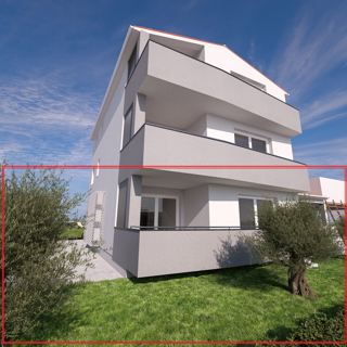Vodice, appartamento con giardino e vista mare
