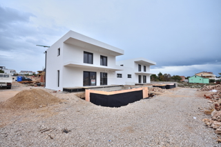 Vodice - **NUOVA COSTRUZIONE** Casa S1 con piscina e garage, a 650 m dal centro